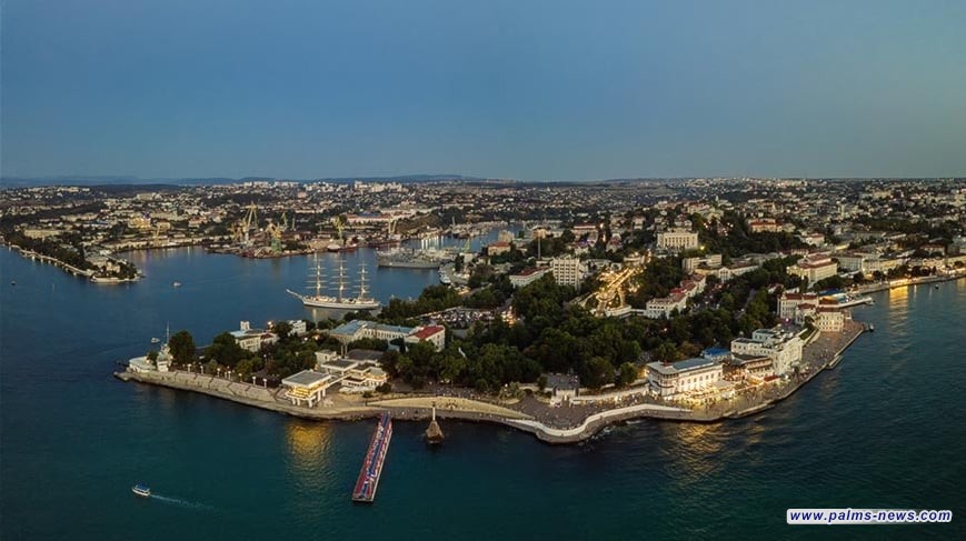 "بلومبرغ": واشنطن مستعدة للاعتراف بشبه جزيرة القرم أرضاً روسية